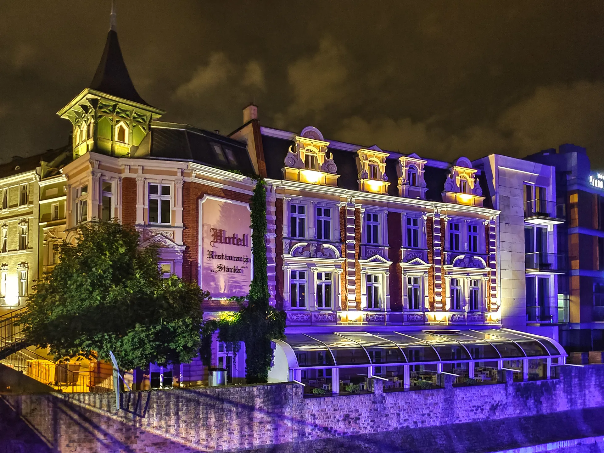 Hotel Starka - zabytkowa kamienica nad Odrą